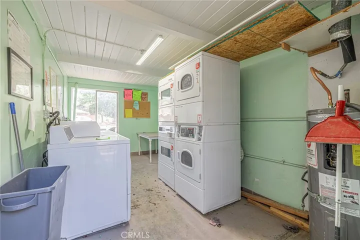 21329 Lake Shore Drive 35, California City, California 93505