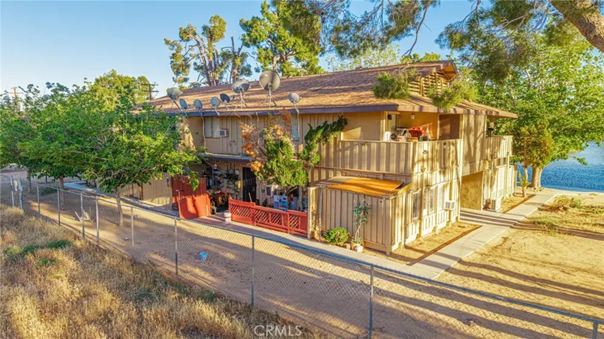 21329 Lake Shore Drive 35, California City, California 93505