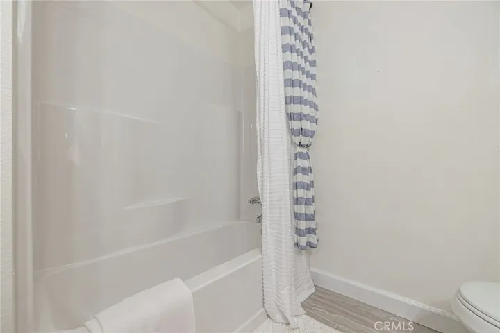 21329 Lake Shore Drive 35, California City, California 93505