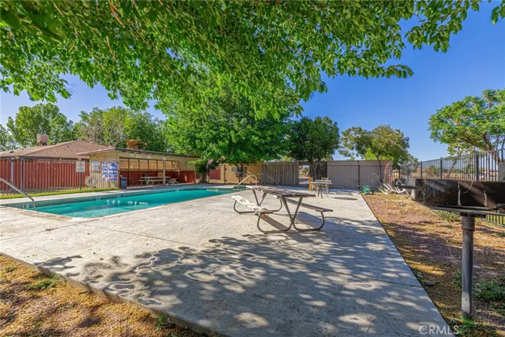 21329 Lake Shore Drive 35, California City, California 93505