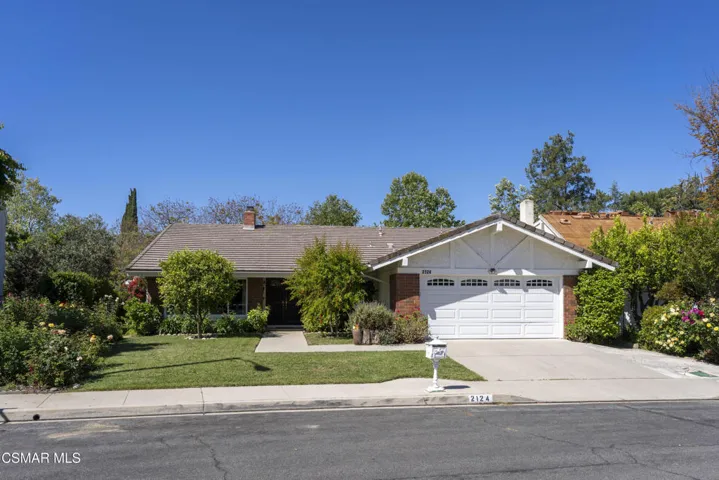 2124-Glenhollow-St-1