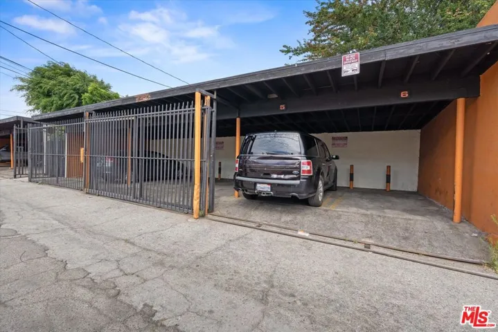 7253 Vineland Avenue, Sun Valley, California 91352