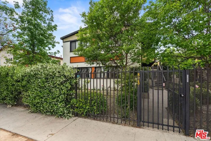 7253 Vineland Avenue, Sun Valley, California 91352