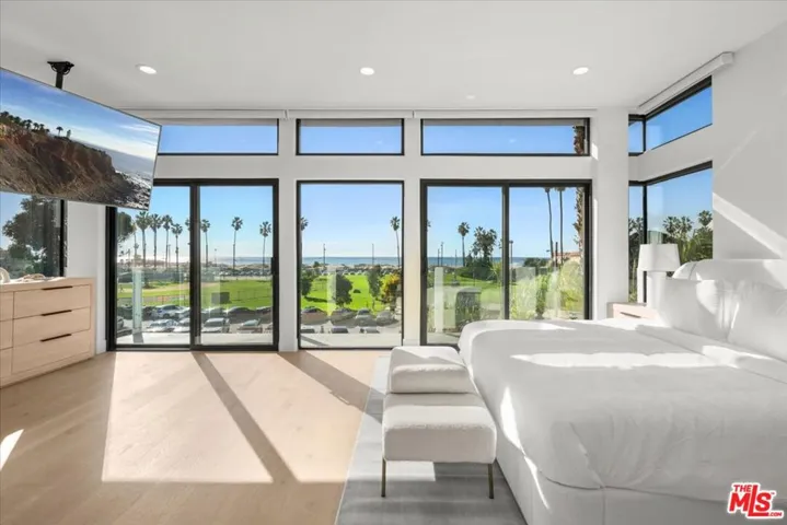 6730 Esplanade Street, Playa Del Rey, California 90293