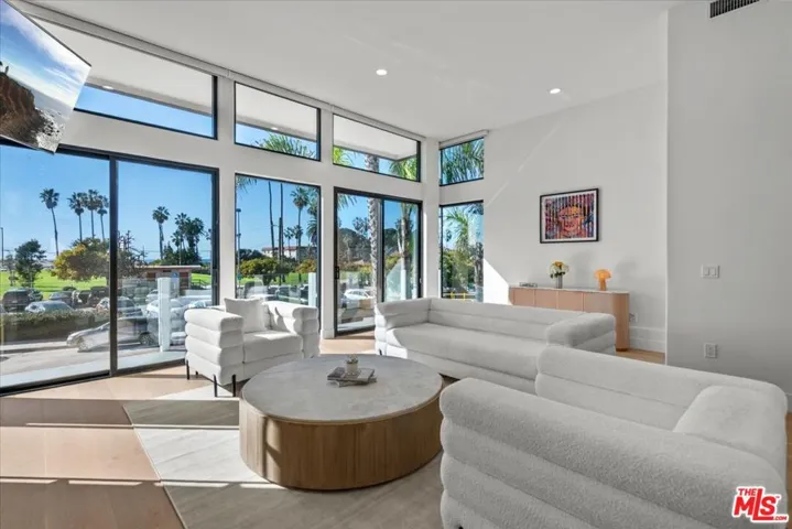6730 Esplanade Street, Playa Del Rey, California 90293