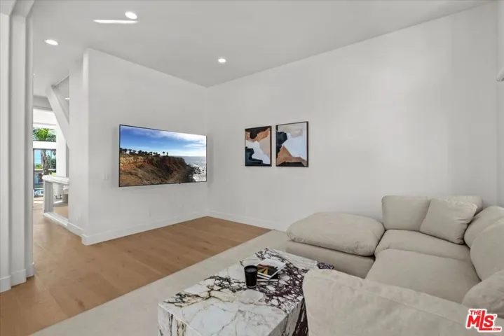 6730 Esplanade Street, Playa Del Rey, California 90293
