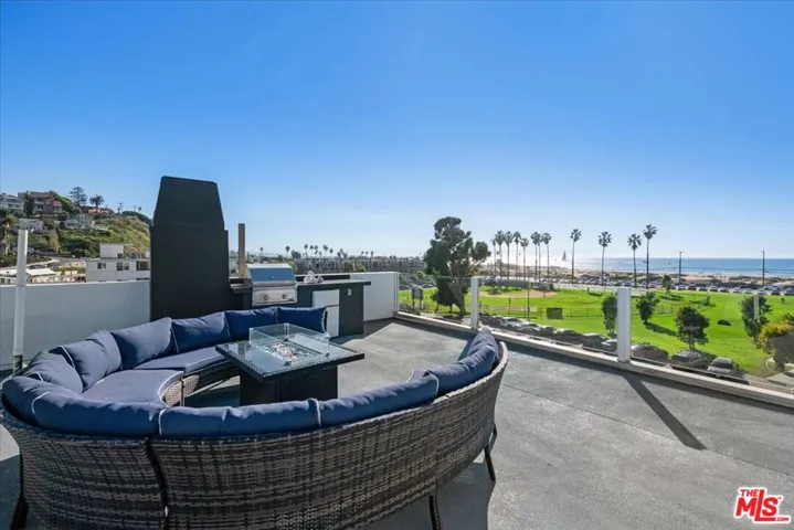 6730 Esplanade Street, Playa Del Rey, California 90293