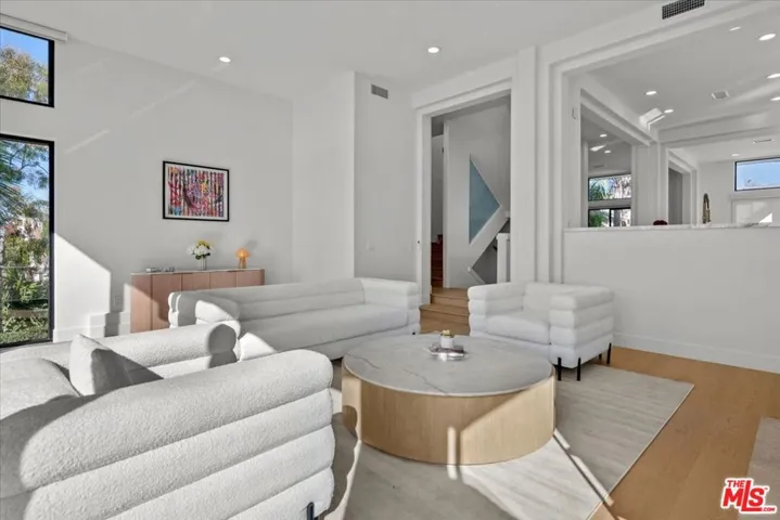 6730 Esplanade Street, Playa Del Rey, California 90293