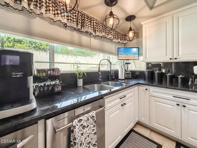 cFamily and Kitchen6