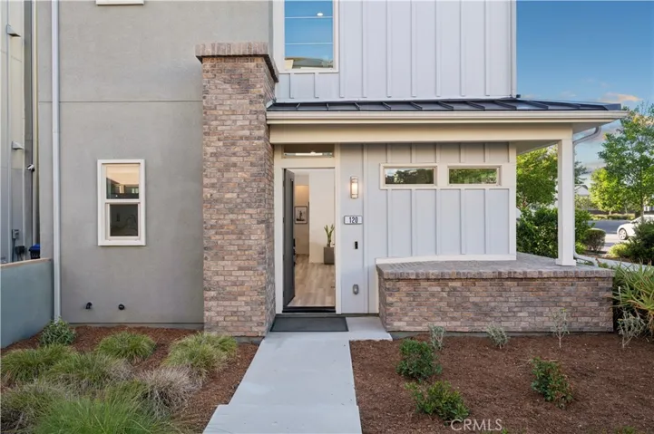 120 Frame, Irvine, California 92618