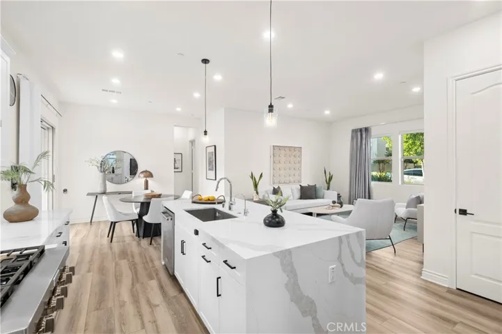 120 Frame, Irvine, California 92618
