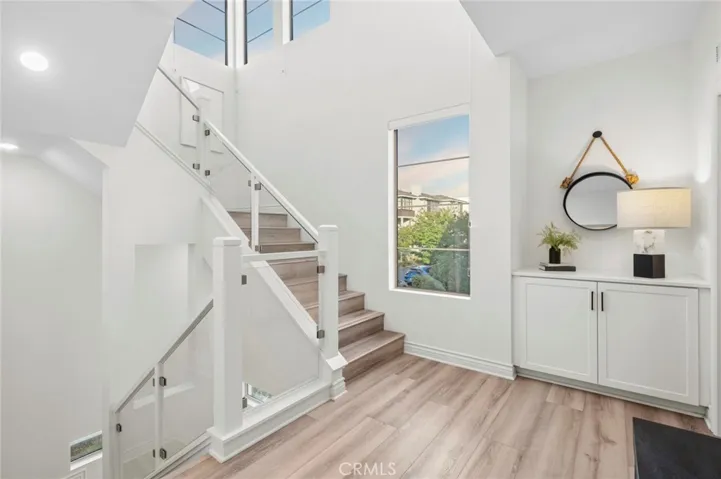 120 Frame, Irvine, California 92618