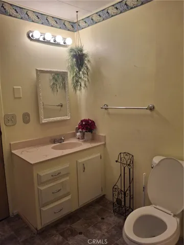 2nd BR & Guest Toilet
