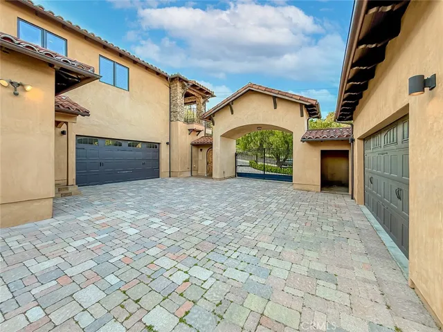 28080 Balkins, Agoura Hills, California 91301