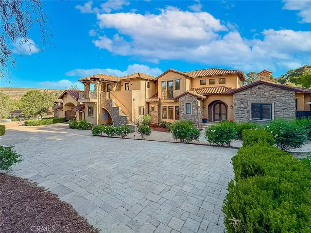 28080 Balkins, Agoura Hills, California 91301