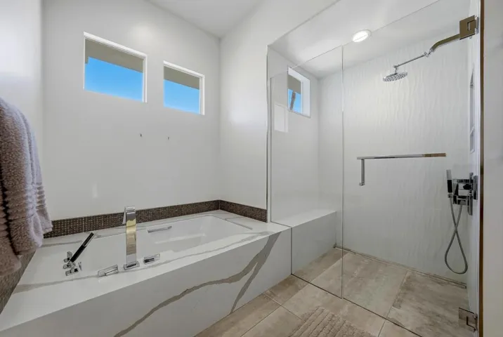 Soaking Tub and shower!