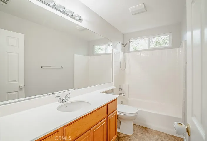 1st Level Bathroom - 1