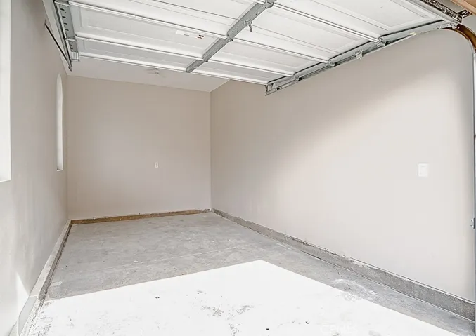 1 Car Garage - 2
