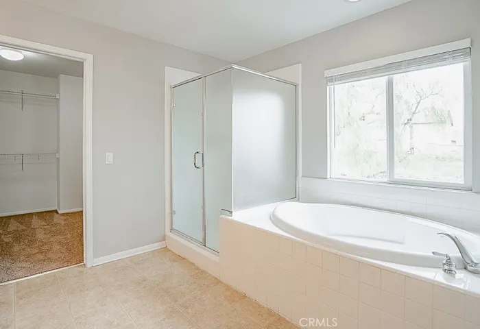 2nd level Master Bathroom - 4