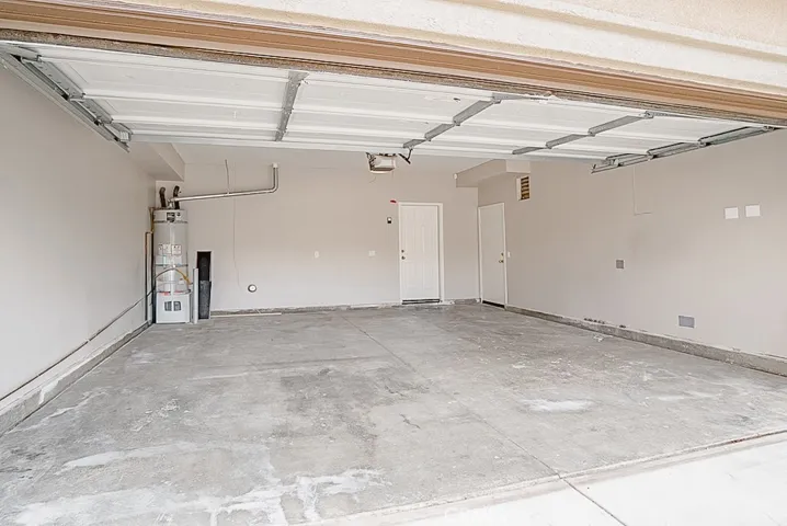 2 Cars Garage