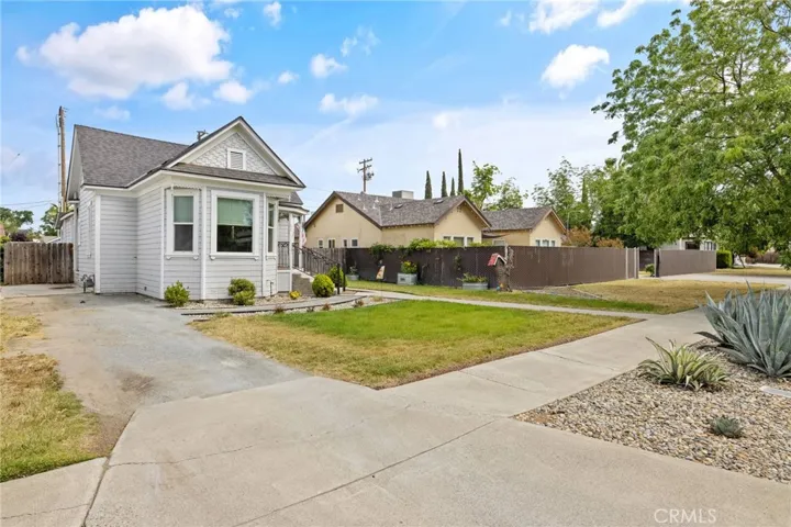 124 W Florinda, Hanford, California 93230