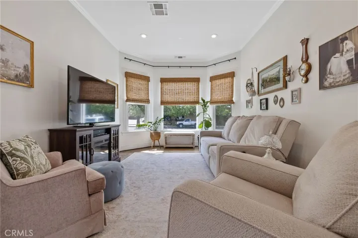 124 W Florinda, Hanford, California 93230