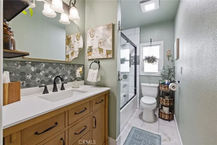 124 W Florinda, Hanford, California 93230