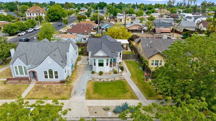 124 W Florinda, Hanford, California 93230