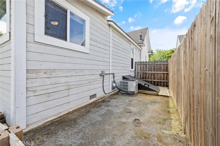 124 W Florinda, Hanford, California 93230