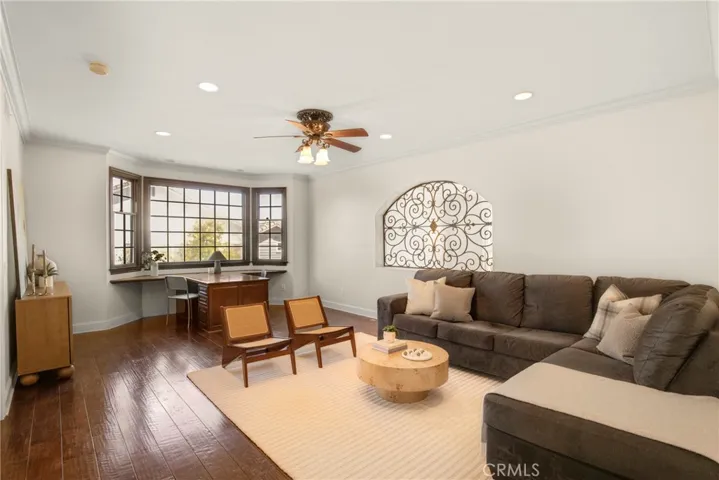 2nd floor loft den/office