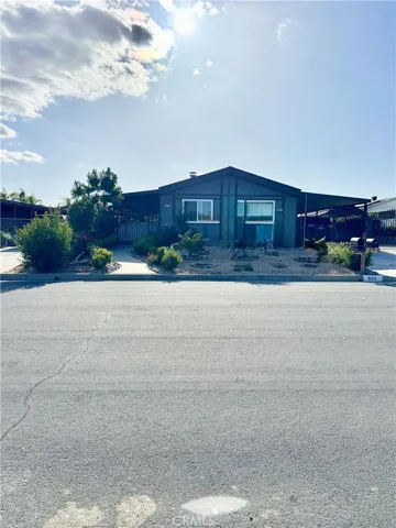 662 Roadrunner Way, Perris, California 92570