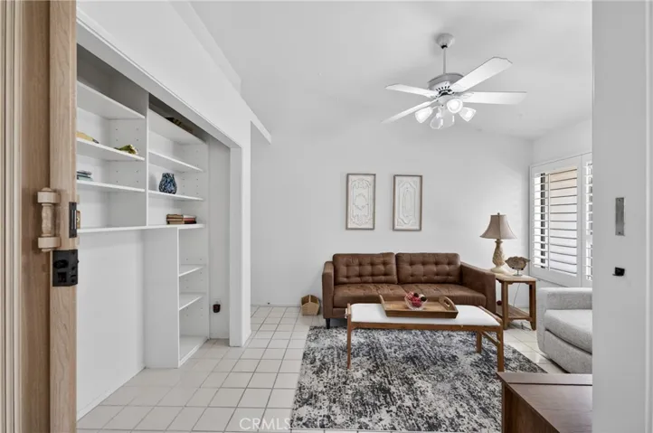 Den/3rd bedroom/flex space