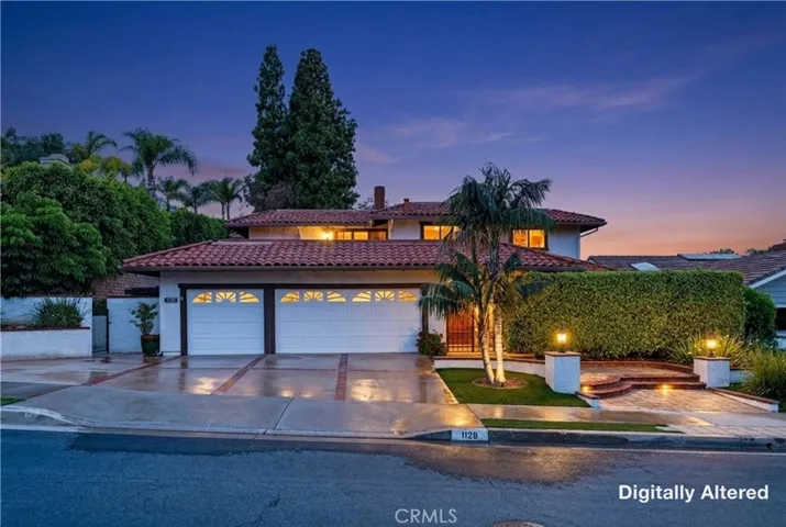 5 bedroom Home with Pool and Spa Large Lot
