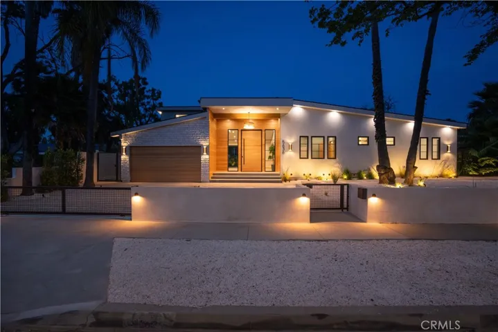 Av Rawlings, Woodland Hills, California 91367
