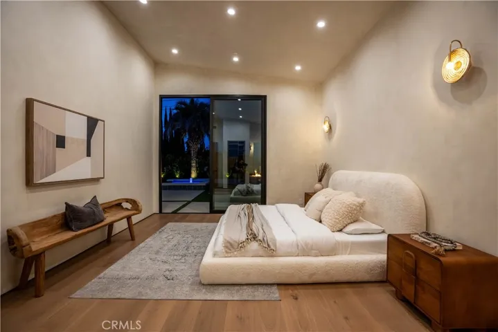 Av Rawlings, Woodland Hills, California 91367