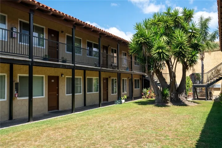 293 Avocado Street, Costa Mesa, California 92627