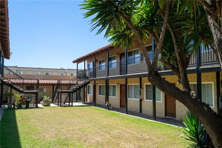 293 Avocado Street, Costa Mesa, California 92627