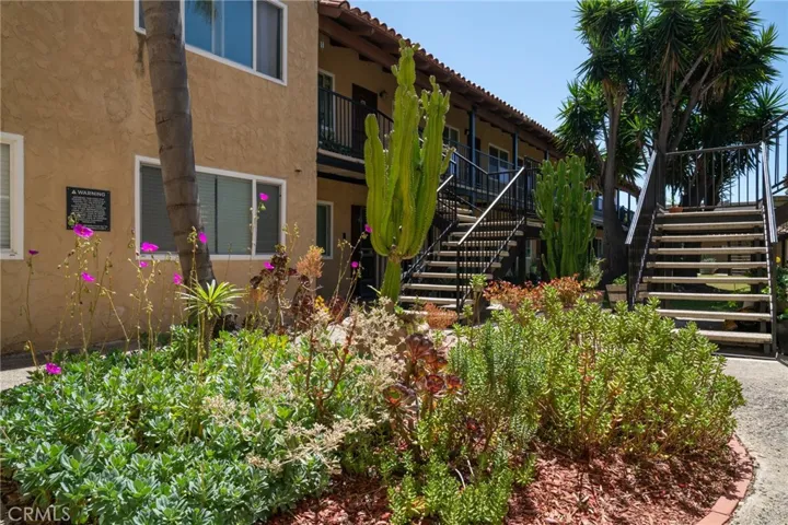 293 Avocado Street, Costa Mesa, California 92627