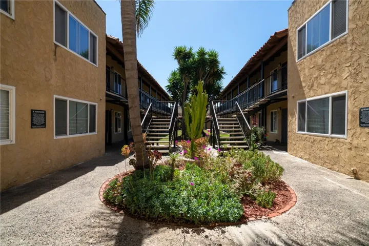 293 Avocado Street, Costa Mesa, California 92627