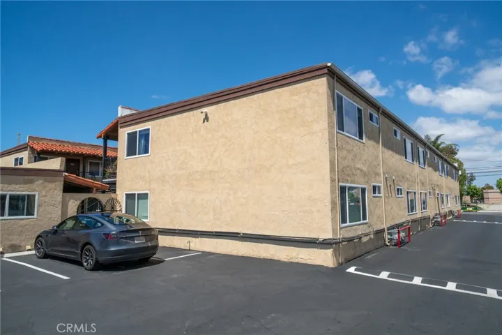 293 Avocado Street, Costa Mesa, California 92627