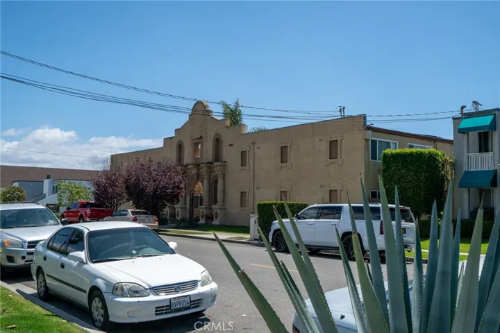 293 Avocado Street, Costa Mesa, California 92627