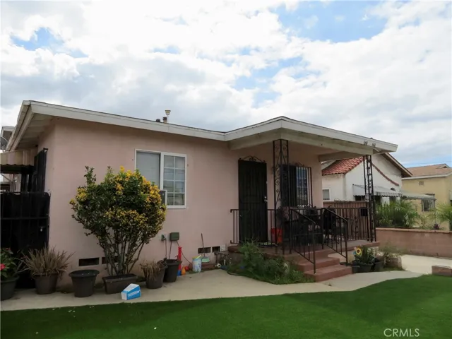 658 Oakford, East Los Angeles, California 90022