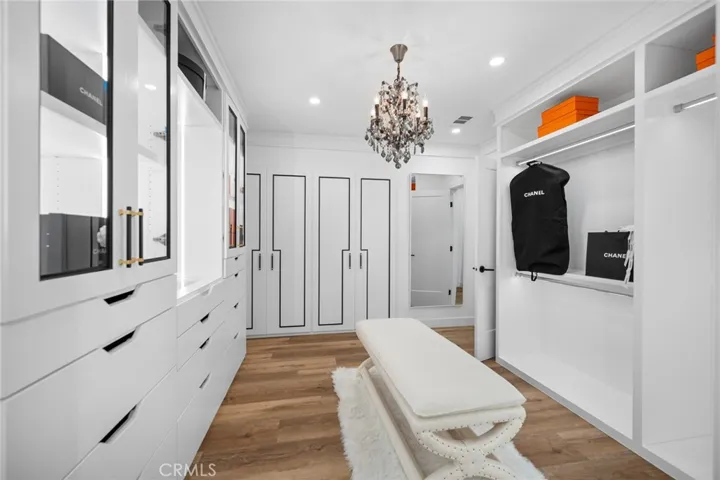 MASTER BEDROOM CLOSET