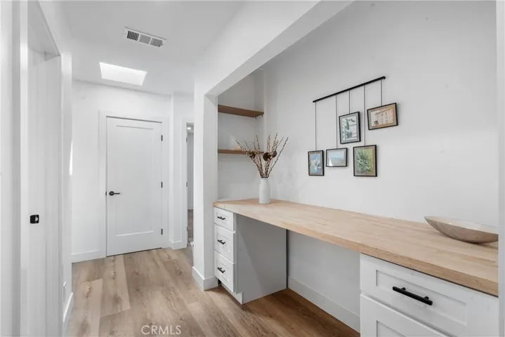 HALLWAY DESK