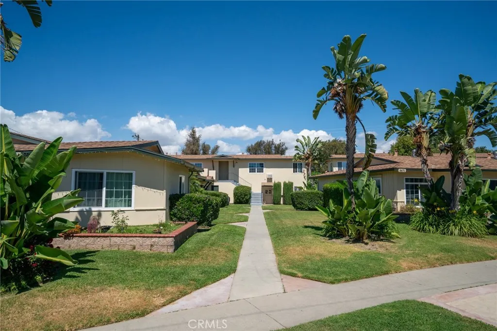 9661 9671 Maureen Dr