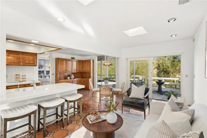 10392 Mira Vista, North Tustin, California 92705
