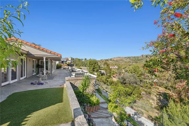 10392 Mira Vista, North Tustin, California 92705