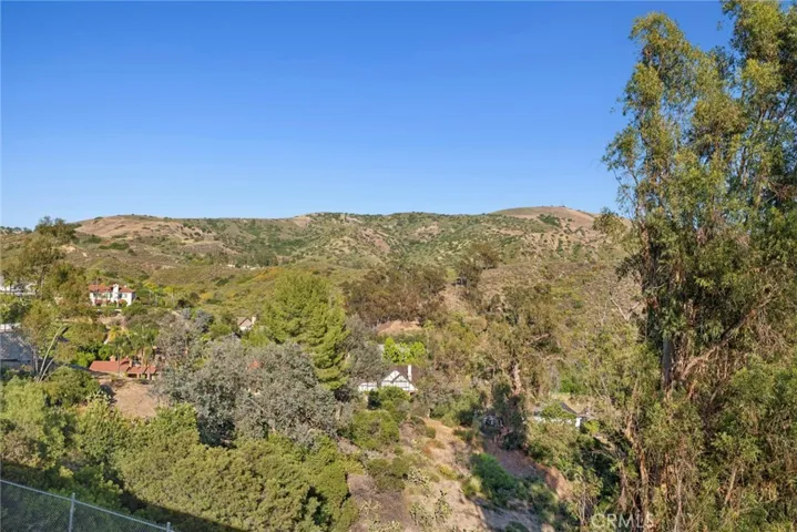 10392 Mira Vista, North Tustin, California 92705