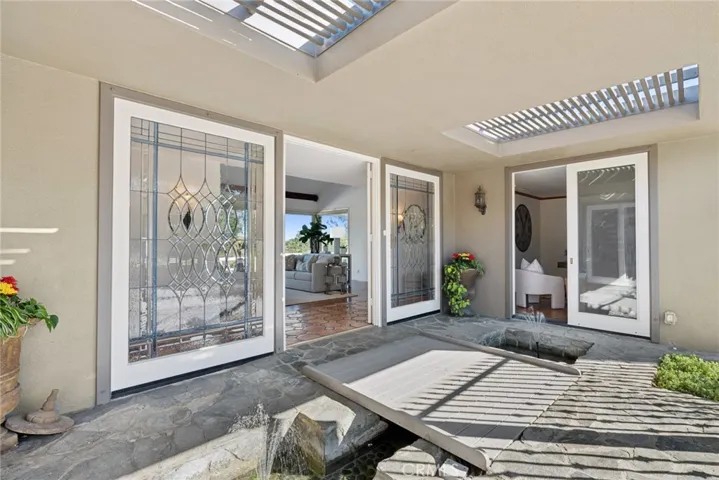 10392 Mira Vista, North Tustin, California 92705