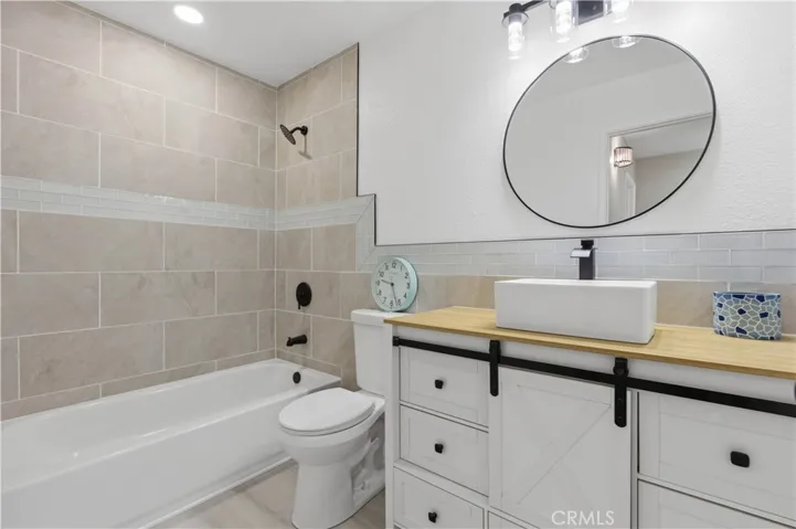 13959 Driftwood, Victorville, California 92395